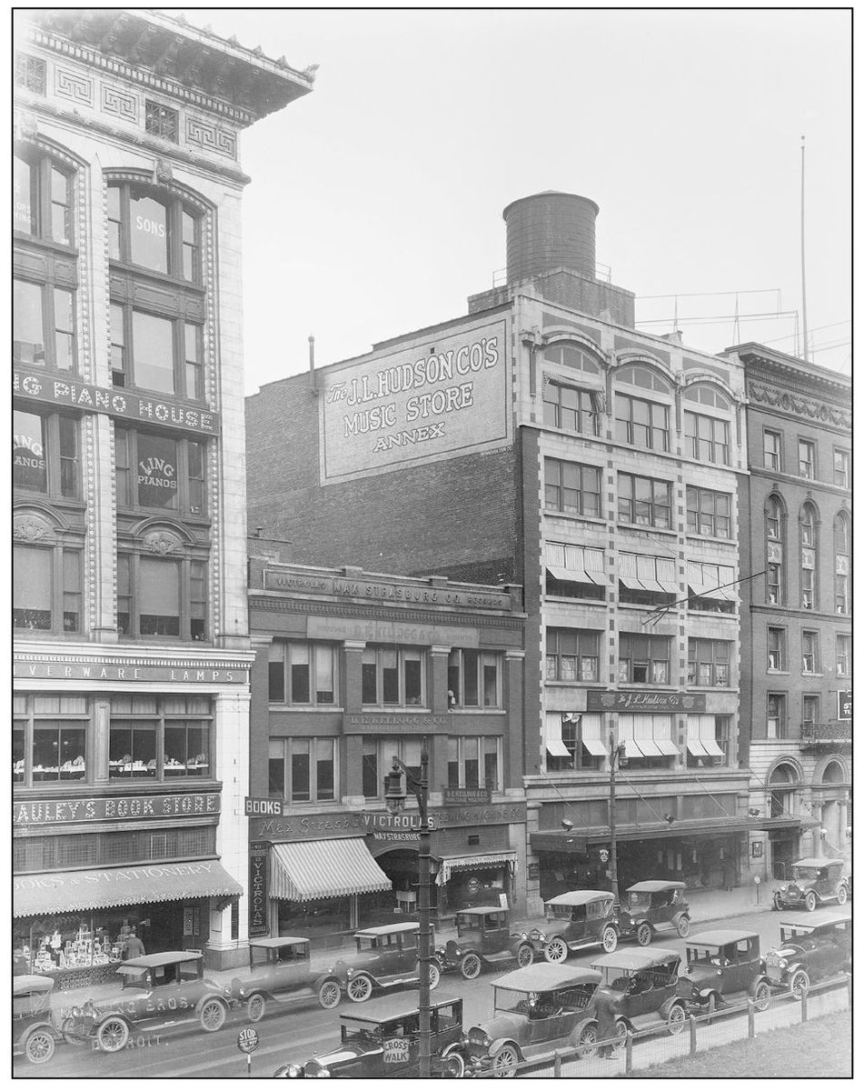 HUDSONS MUSIC STORE ANNEX 1923 Hudsons leased this structure the former - photo 8