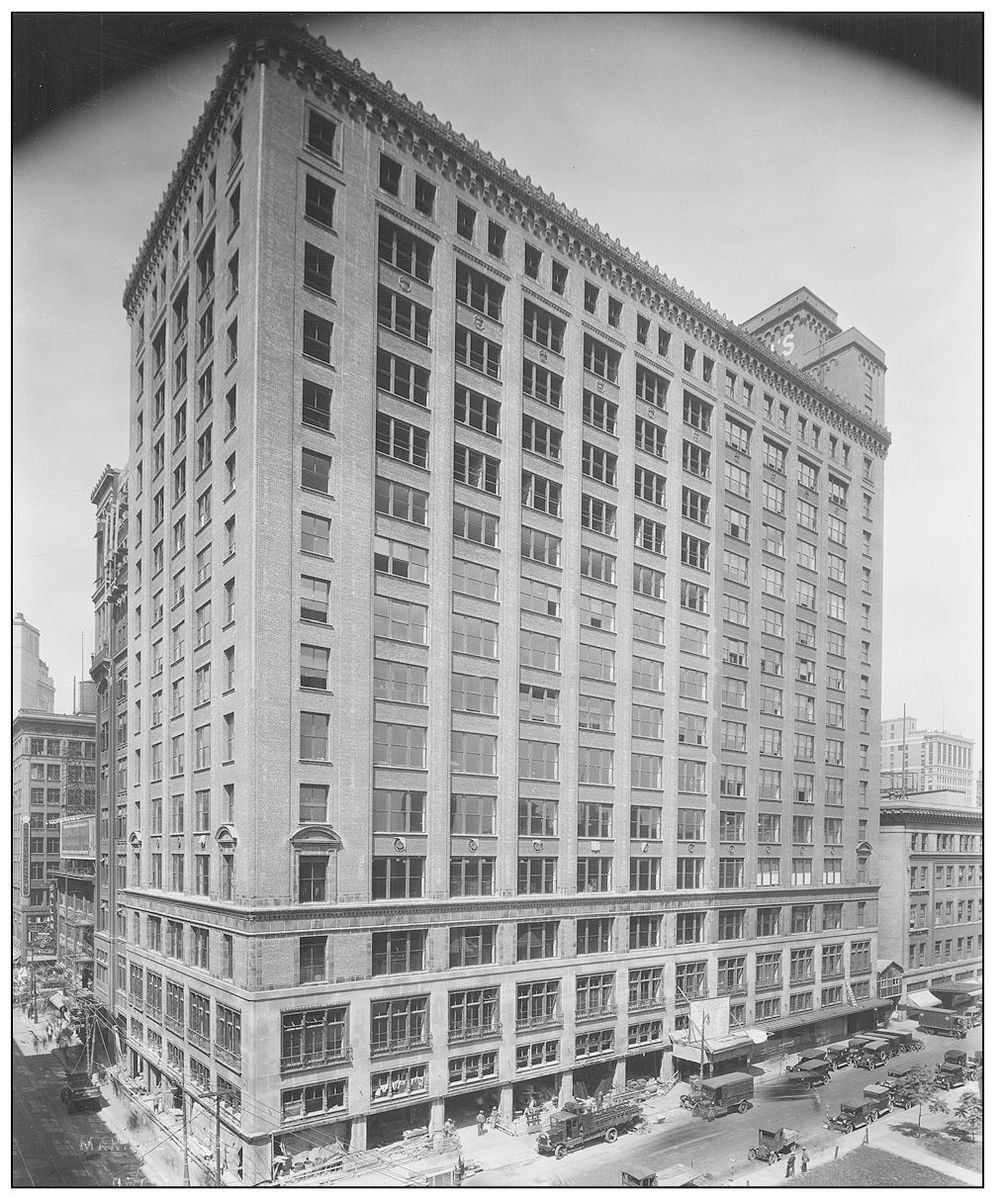 FARMER STREET BUILDING REPLACEMENT NEARS COMPLETION 1925 Construction workers - photo 9