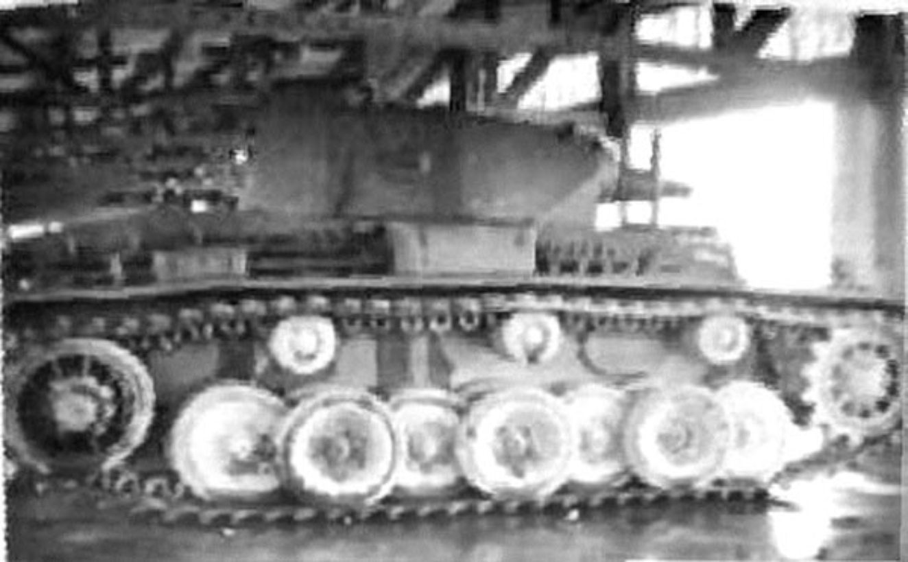 The caterpillar consisted of 77 steel tracks with a width of 520 mm and a pitch - photo 2