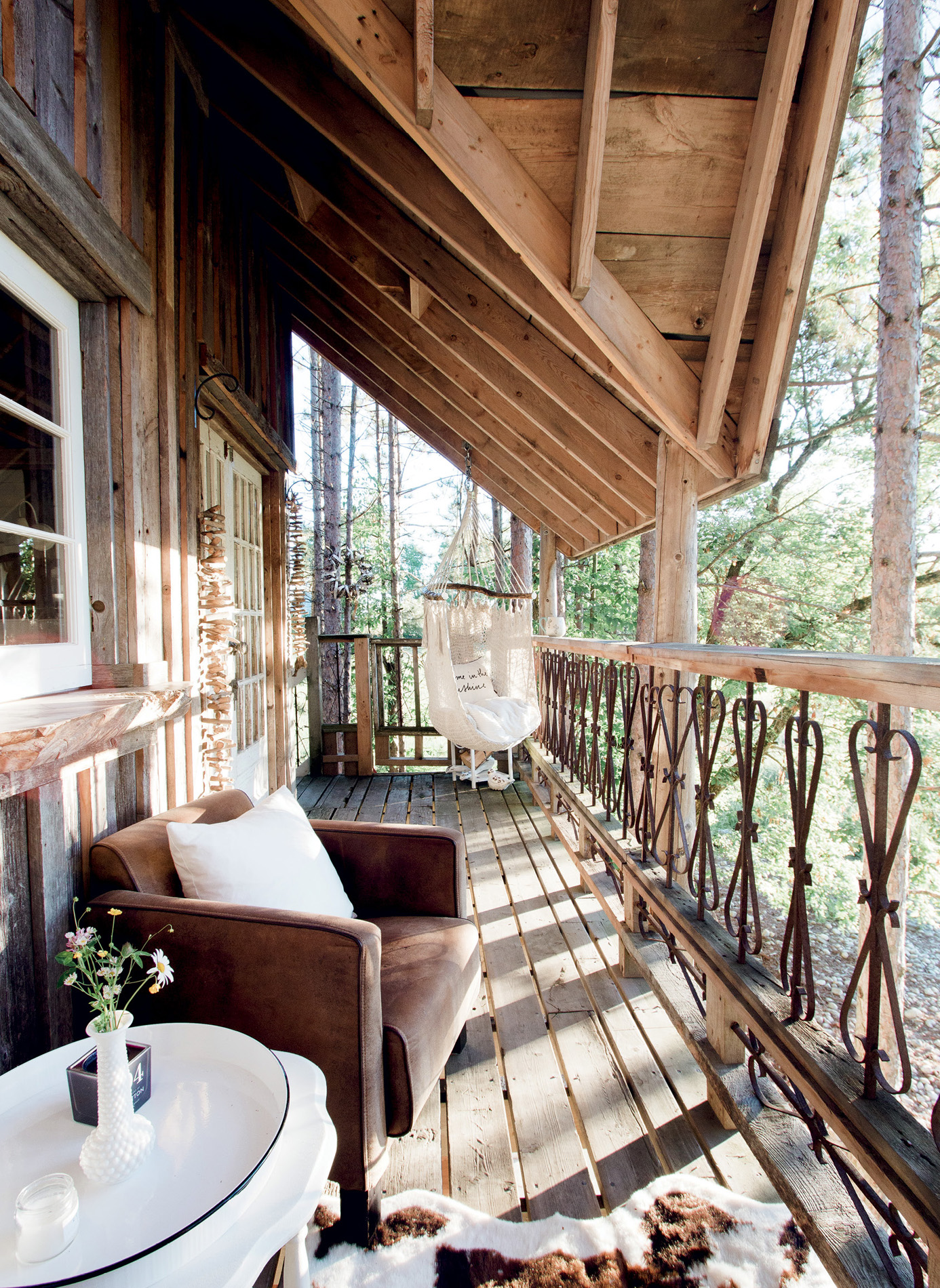 A BLOGGERS ADVENTUROUS HOME IN THE TREES With her interior design skills in - photo 14