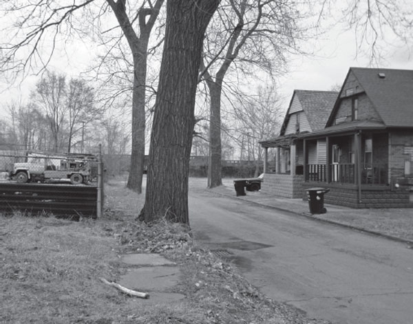 Medina Street is a closed-off block near Jefferson Avenue in Detroit Roses - photo 3