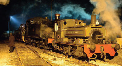 1147 shunts stock at the shed during an evening photo charter on 5 February - photo 5