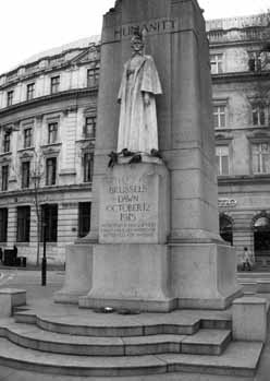 Edith Cavells memorial statue St Martins Lane London Mata Hari 1906 - photo 6