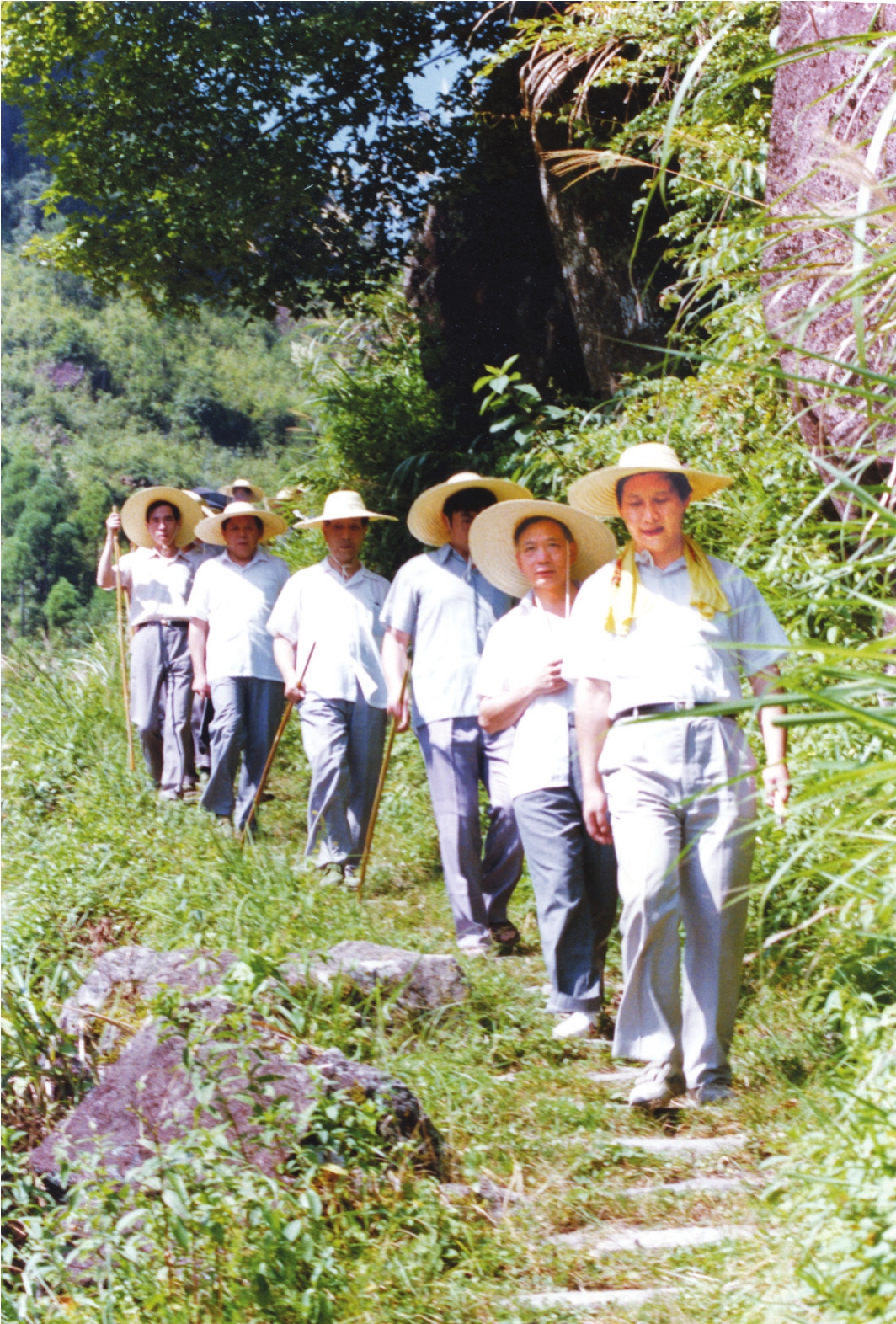 With prefecture and county leaders in a mountain village of Shouning County in - photo 7