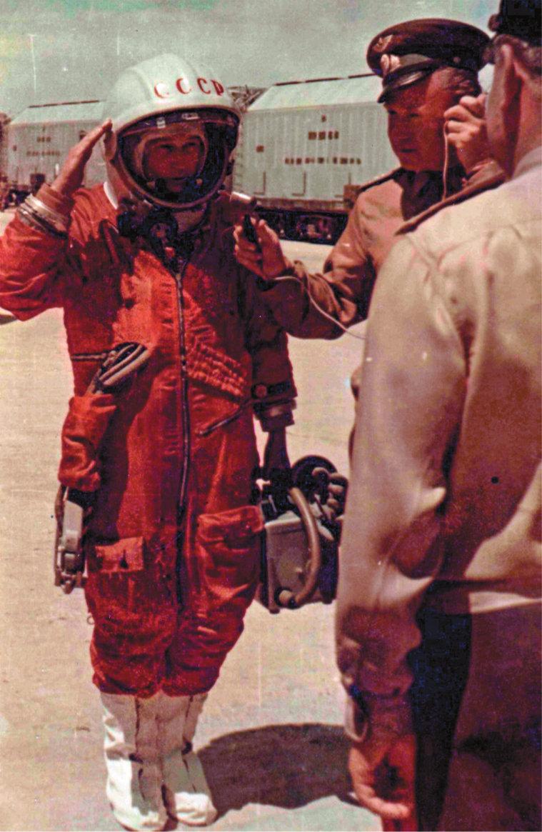 Valentina Tereshkova b 1937 Russian cosmonaut Baikonur Cosmodrome USSR - photo 7