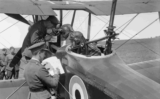 RFC crew being debriefed after a sortie TocH archives The giant Handley - photo 21