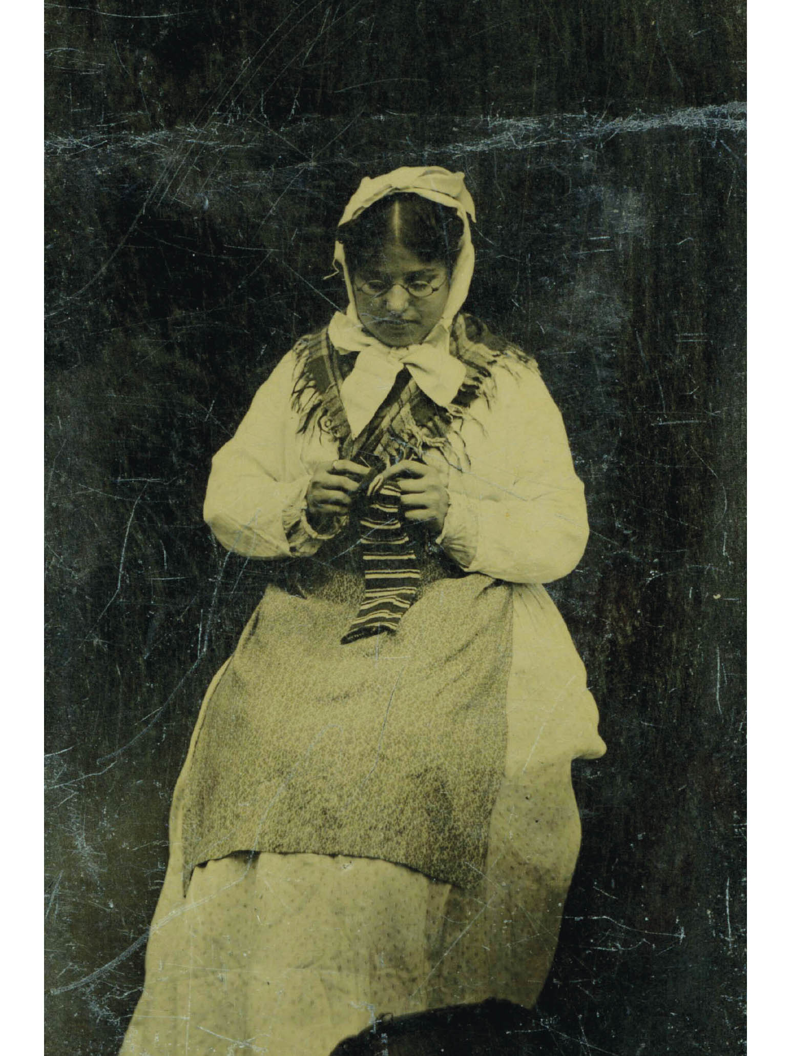 People knitting a century of photographs - photo 6