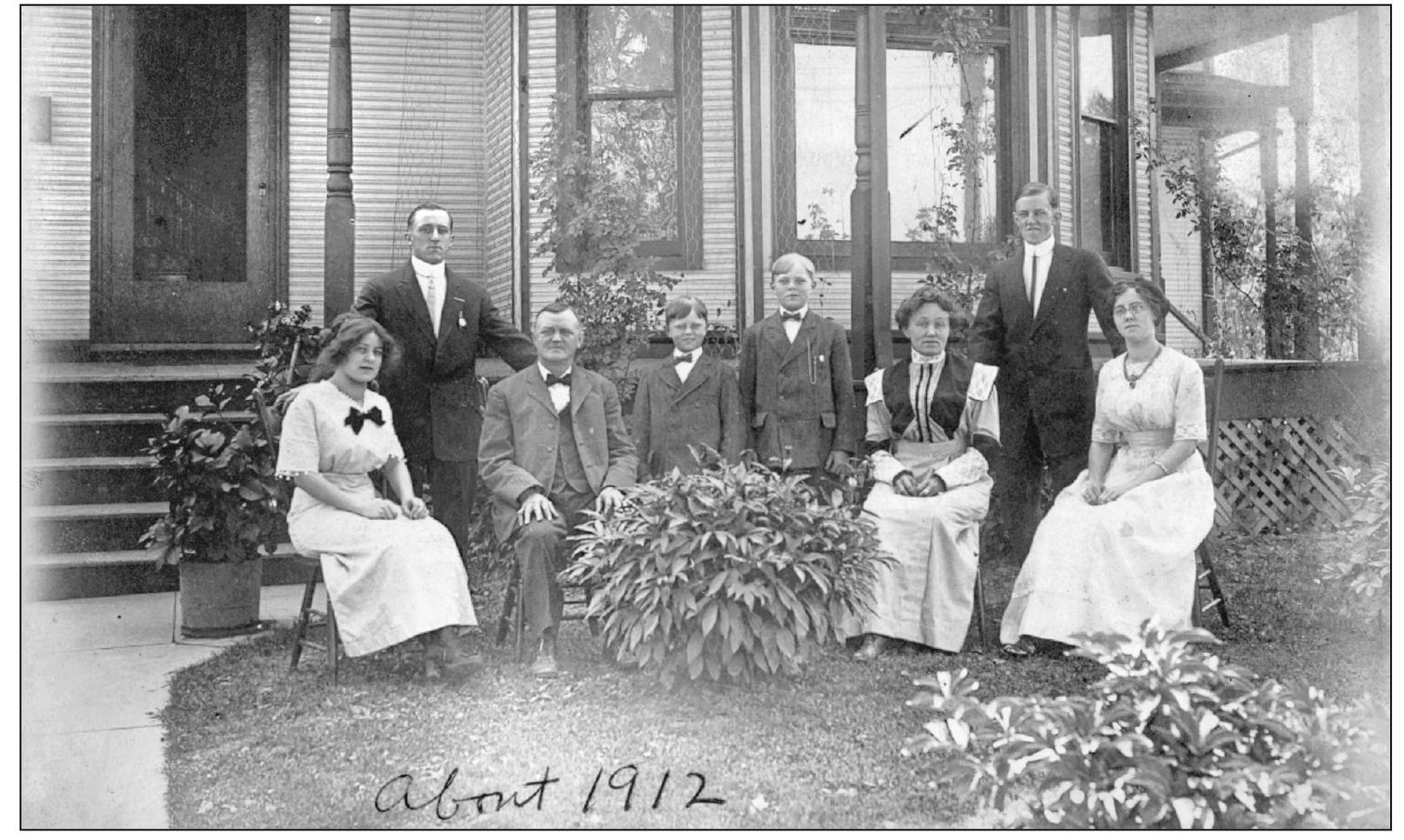 Here is the Beuttel family in front of their home on Glenn Avenue around 1912 - photo 7