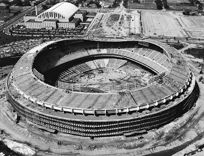 FIGURE 2 The new sculptural District of Columbia Stadium under construction - photo 5