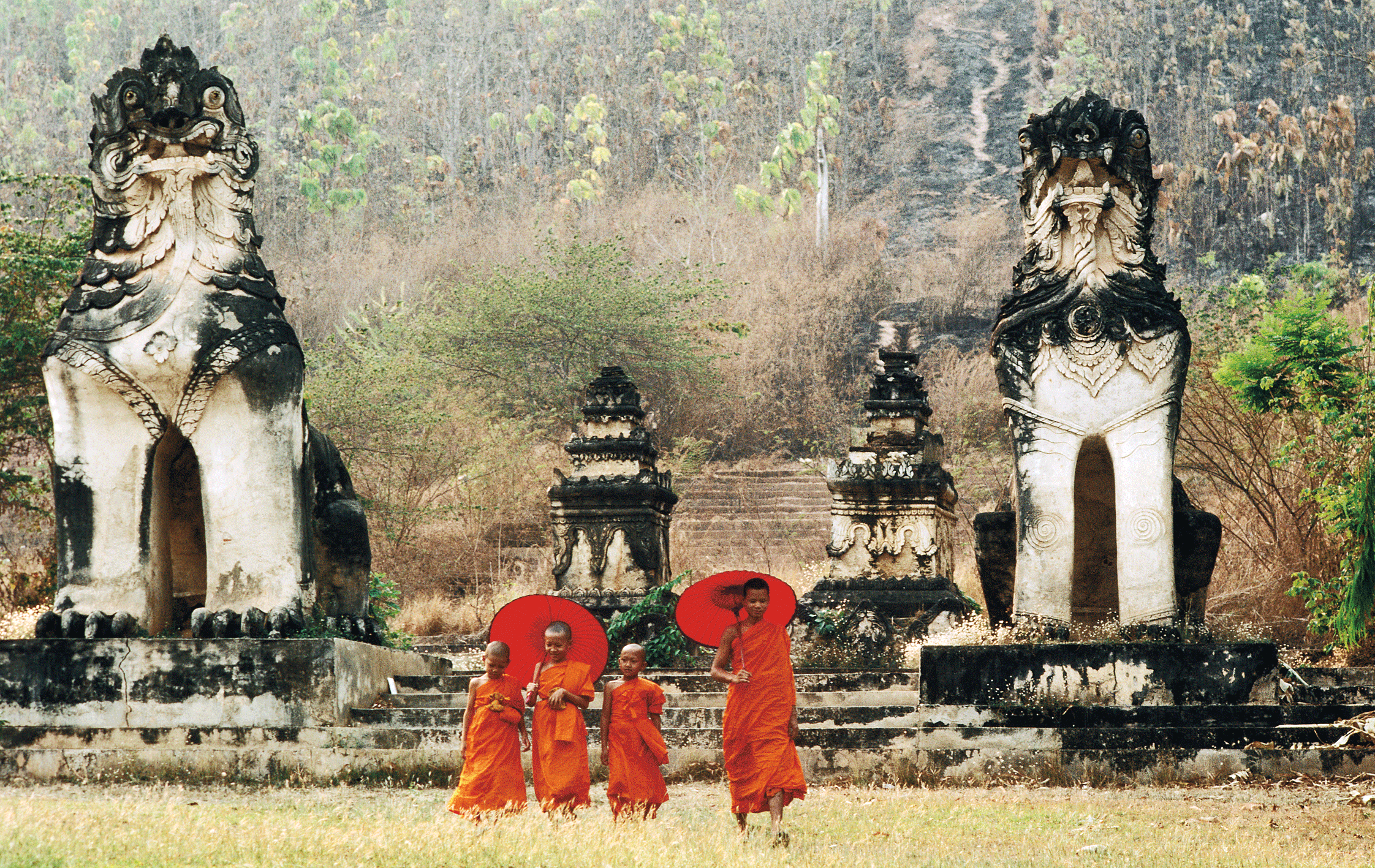 Wat Phra That Doi Kong Mu Mae Hong Son ALAIN EVRARDLONELY PLANET IMAGES - photo 4