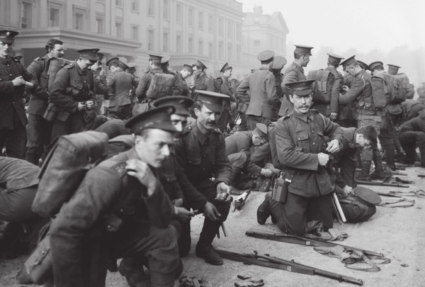 Irish and Grenadier Guardsmen readying to march out of barracks for France - photo 22