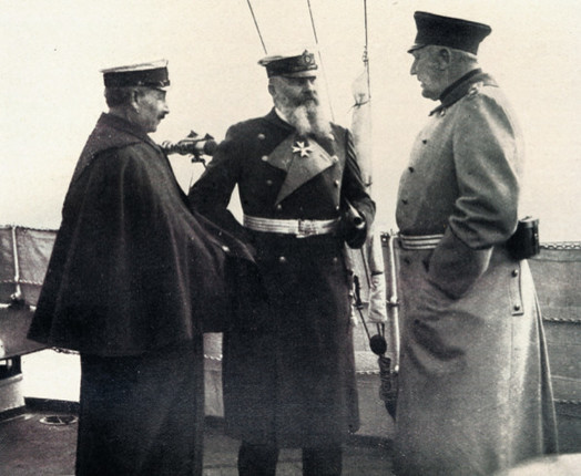 Kaiser Wilhelm II left with Helmuth Johann von Moltke right and Admiral - photo 3