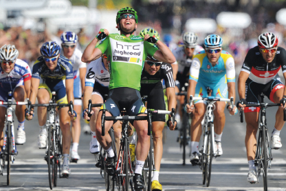 Celebrating on the finish line on the Champs-Elyses to finally take the maillot - photo 10