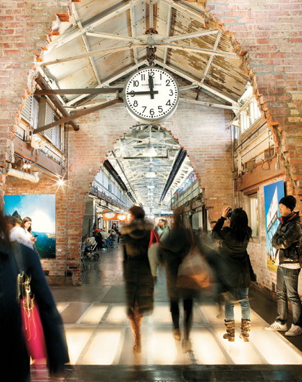 INTRODUCTION I ts late on a spring Wednesday morning at Chelsea Market - photo 5