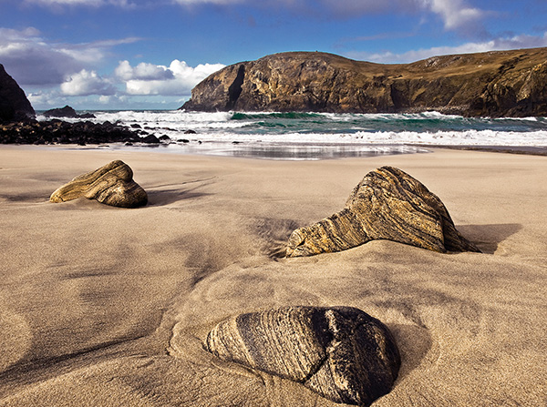 Rocks at Dalbeg The beach at Dalbeg on the west coast of Lewis is littered with - photo 8