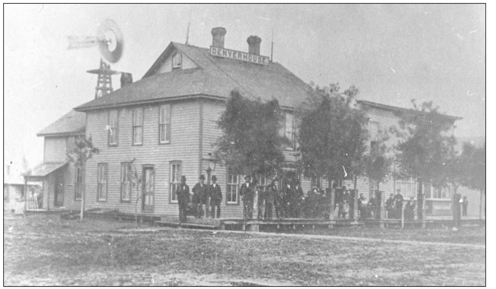 The Hastings Town Company built the Denver House hotel on the northeast corner - photo 8