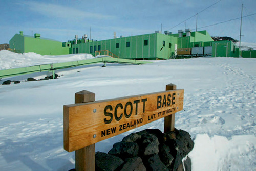 Originally Scott Base was a bright orange red and yellow but in 1965 it was - photo 4