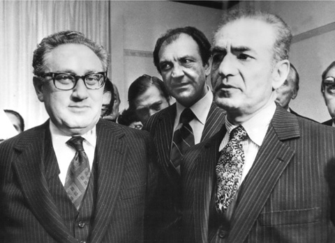 3 Henry Kissinger left the US Secretary of State meets the Shah of Iran - photo 5