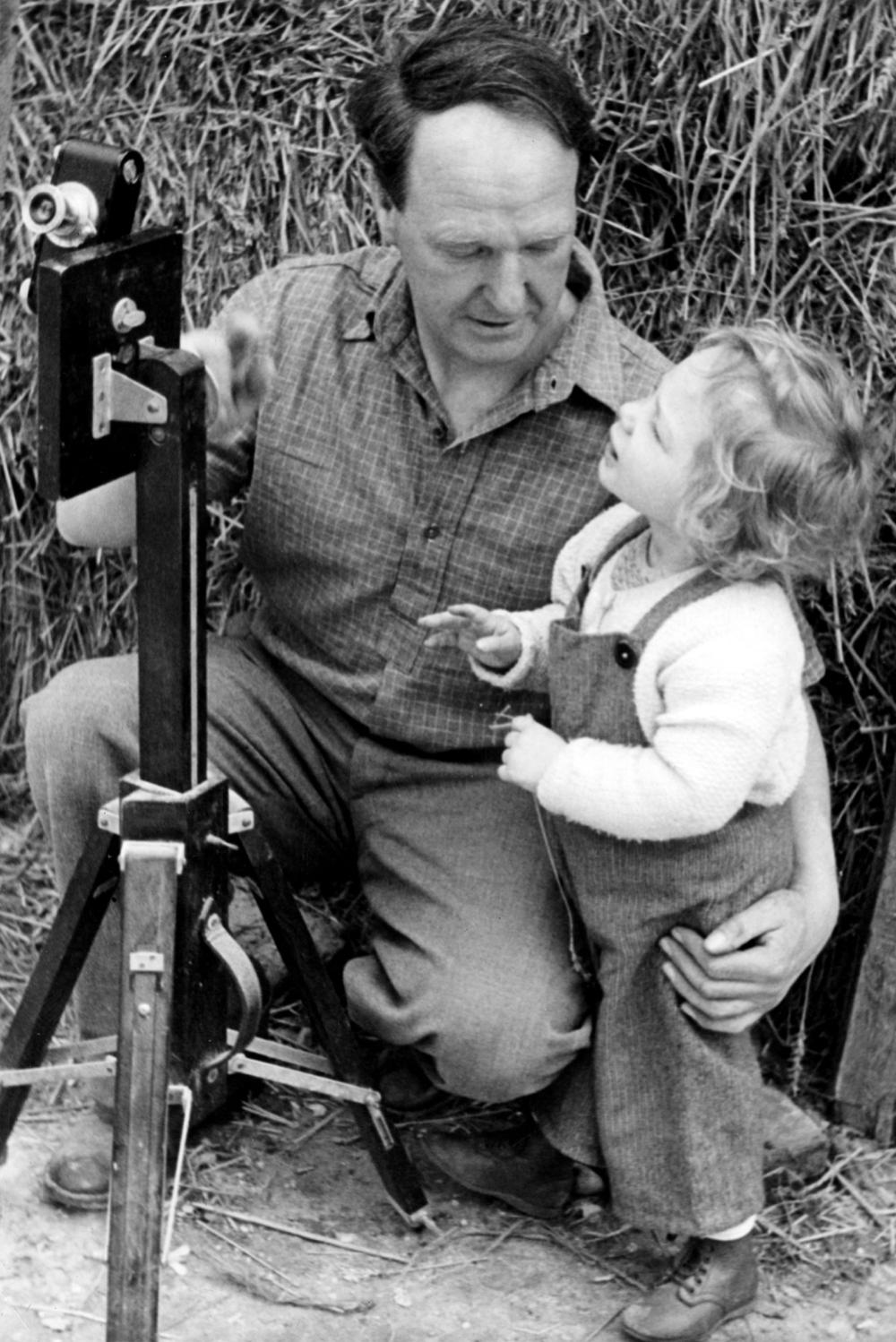 Henry Moore with his daughter Mary at Perry Green c1948 The floor of Moores - photo 2