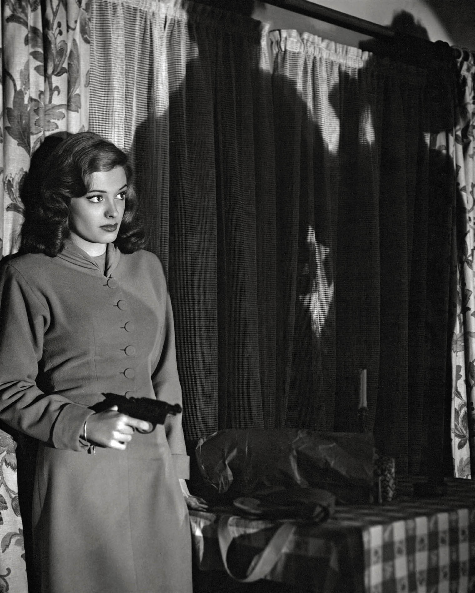 Jane Greer as Kathie Moffat in Jacques Tourneurs Out of the Past To the - photo 3