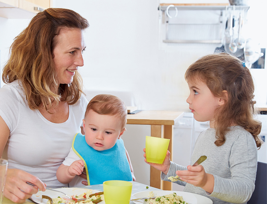 Family mealtimes and sharing the same food are at the heart of BLW Babies are - photo 7