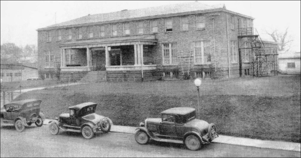 WANDLE HOUSE BREWSTER OHIO This 62-room dormitory was constructed in 1916 by - photo 4