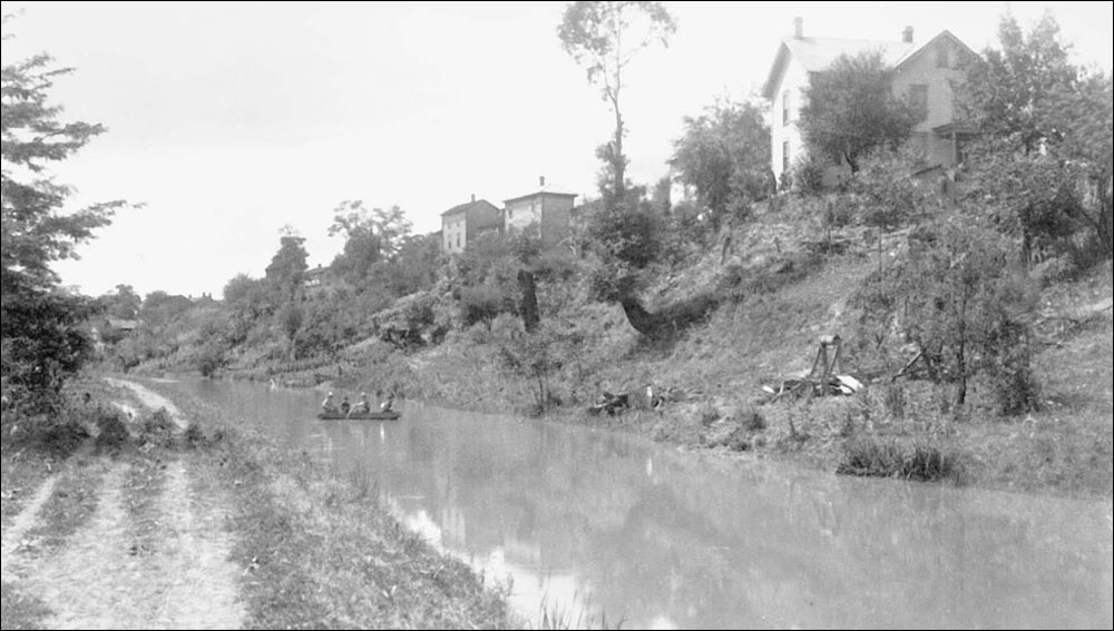 ITALY HILL NAVARRE OHIO This early-1900s image shows Italy Hill located in - photo 7