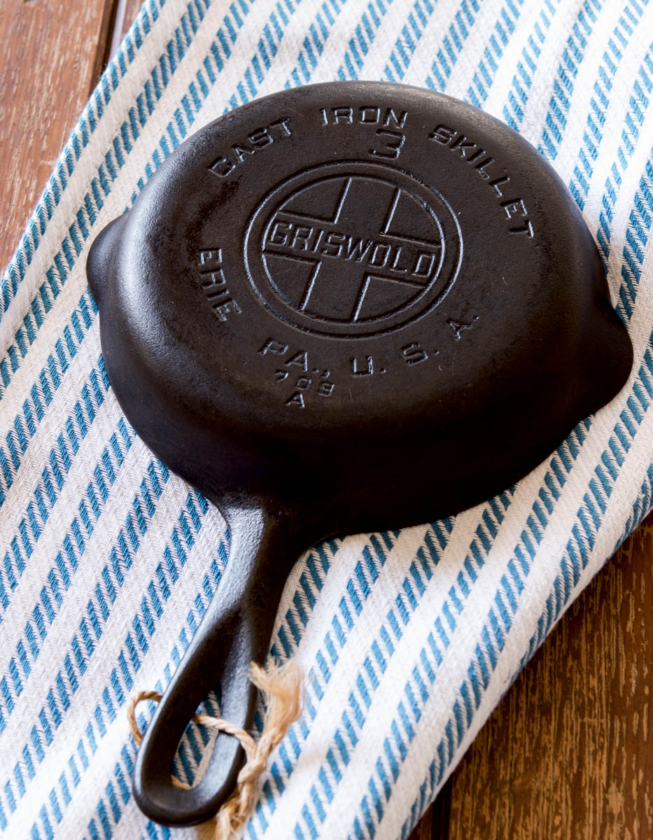 Collectors of vintage pots and pans look for certain manufacturers such as - photo 4