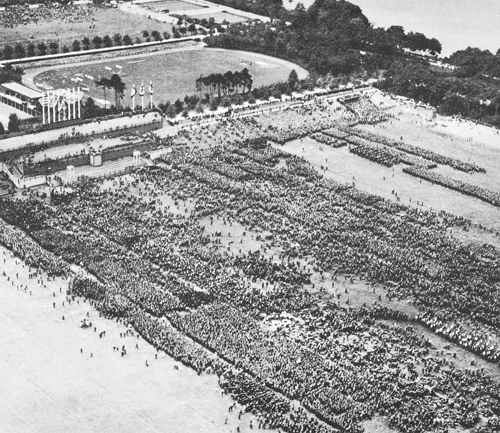 The early rallies were disorganised affairs compared to the later ones - photo 3