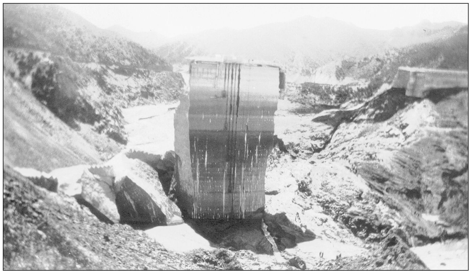 AN ENORMOUS STRESS ON THE DAM The dam was built on a giant ancient landslide - photo 9