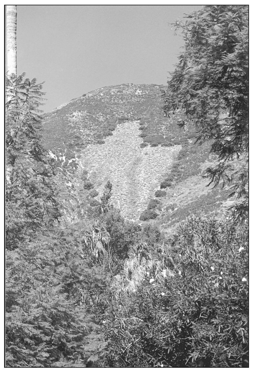 THE ARROWHEAD Geologists say that this arrowhead-shaped formation looking down - photo 3