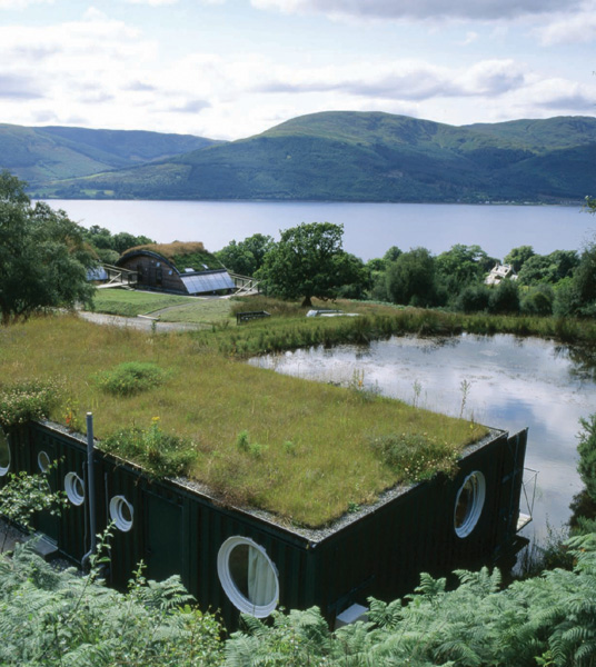 Small green roofs low-tech options for greener living - image 1