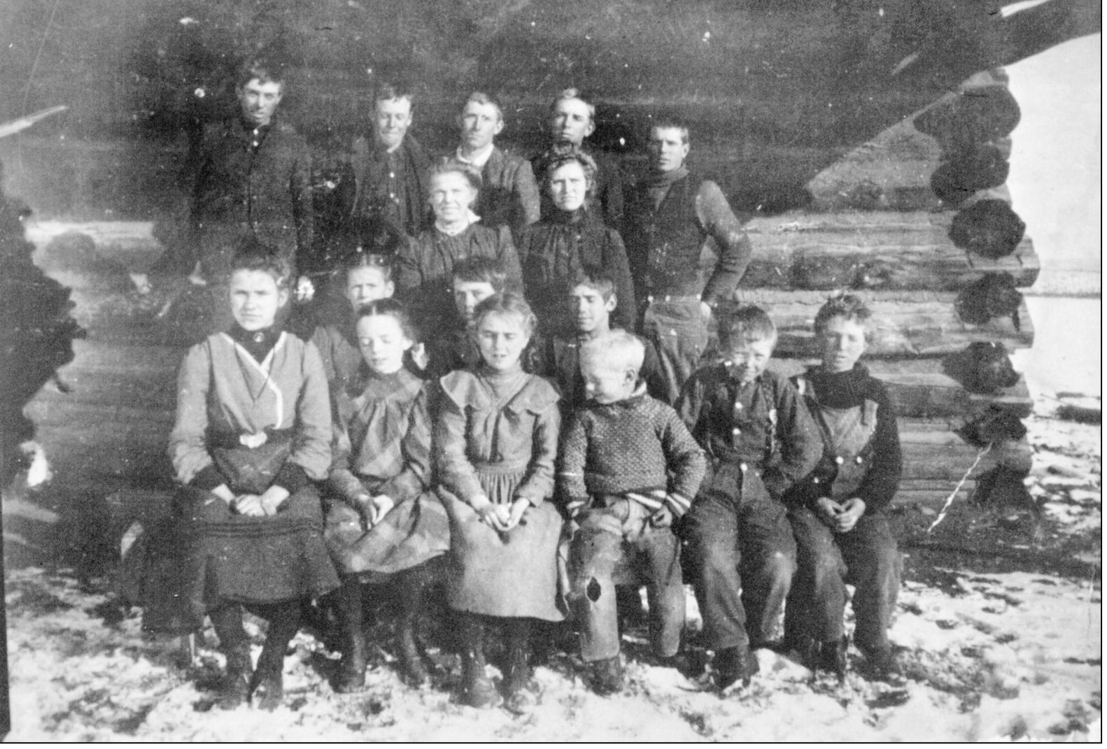 Children pose for a school picture at the Charles A Petersen ranch in 1903 - photo 4