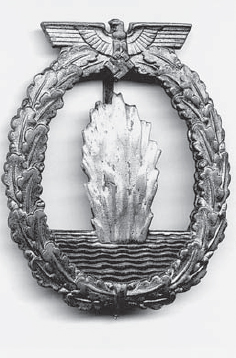 The War Badge for Minesweepers etc It is an interesting departure from normal - photo 3