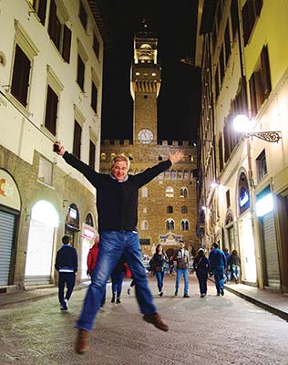 This book offers you a balanced mix of Italys lively cities and cozy towns - photo 5