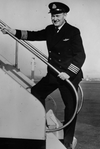 Captain Cliff Taylor who made a brilliant emergency landing in the burning - photo 9