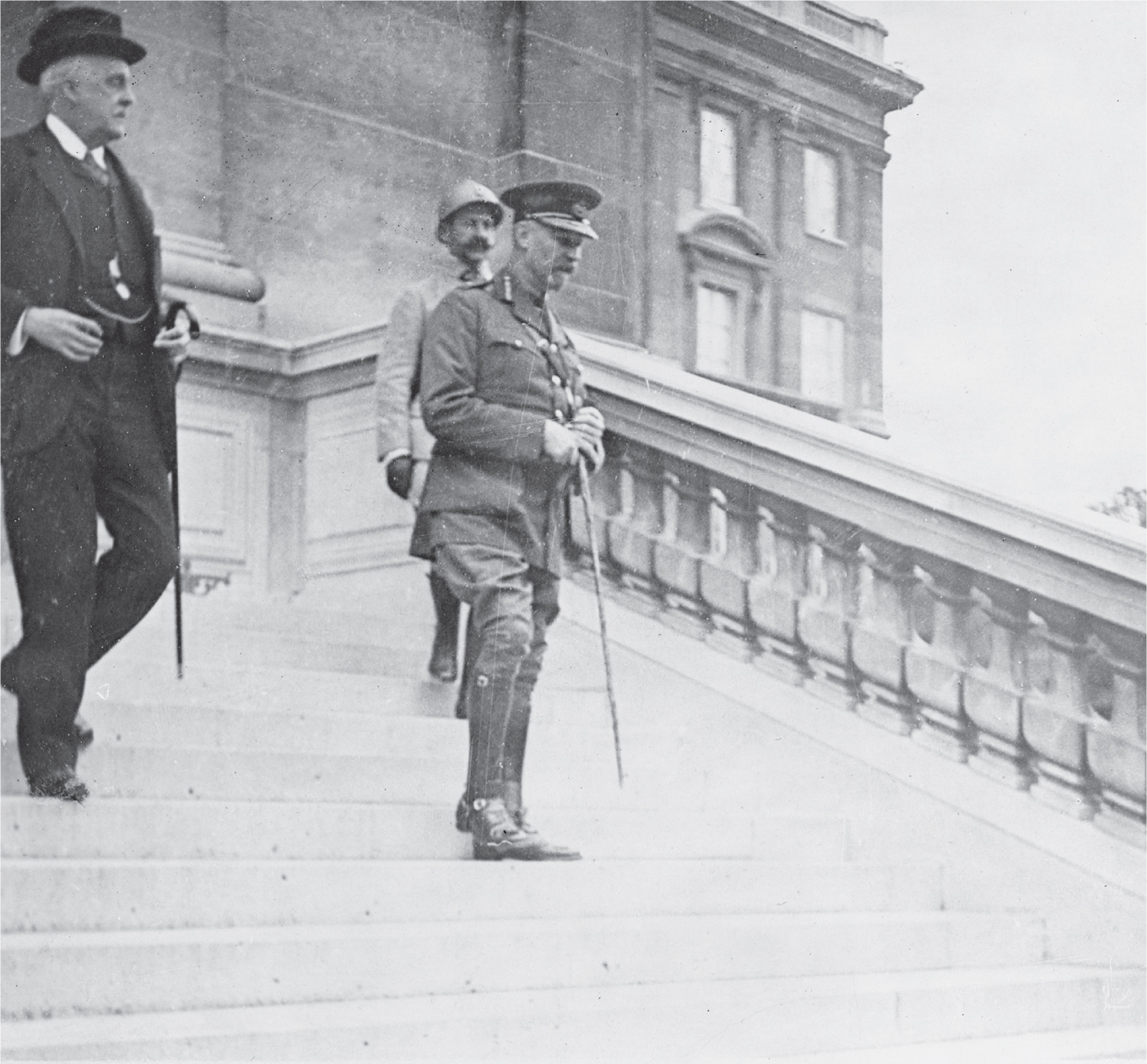 Jan Smuts and Arthur Balfour July 1917 RFC cadets at dinner in Christ - photo 11