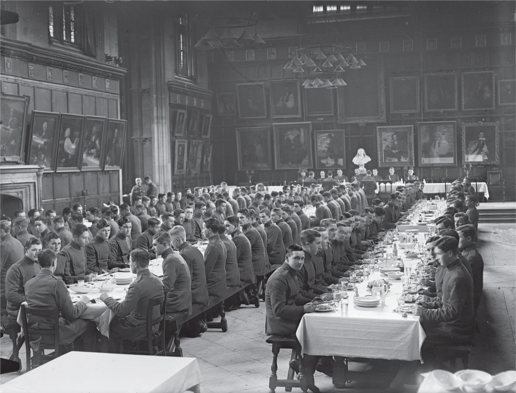 RFC cadets at dinner in Christ Church Oxford October 1917 King George - photo 12