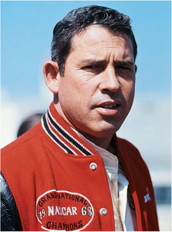 Second only to Petty in career wins with 105 David Pearson was one of NASCARs - photo 7