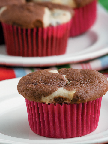 Cream Cheese-Filled Cupcakes Melissa Mishler Columbia City IN These are so - photo 13