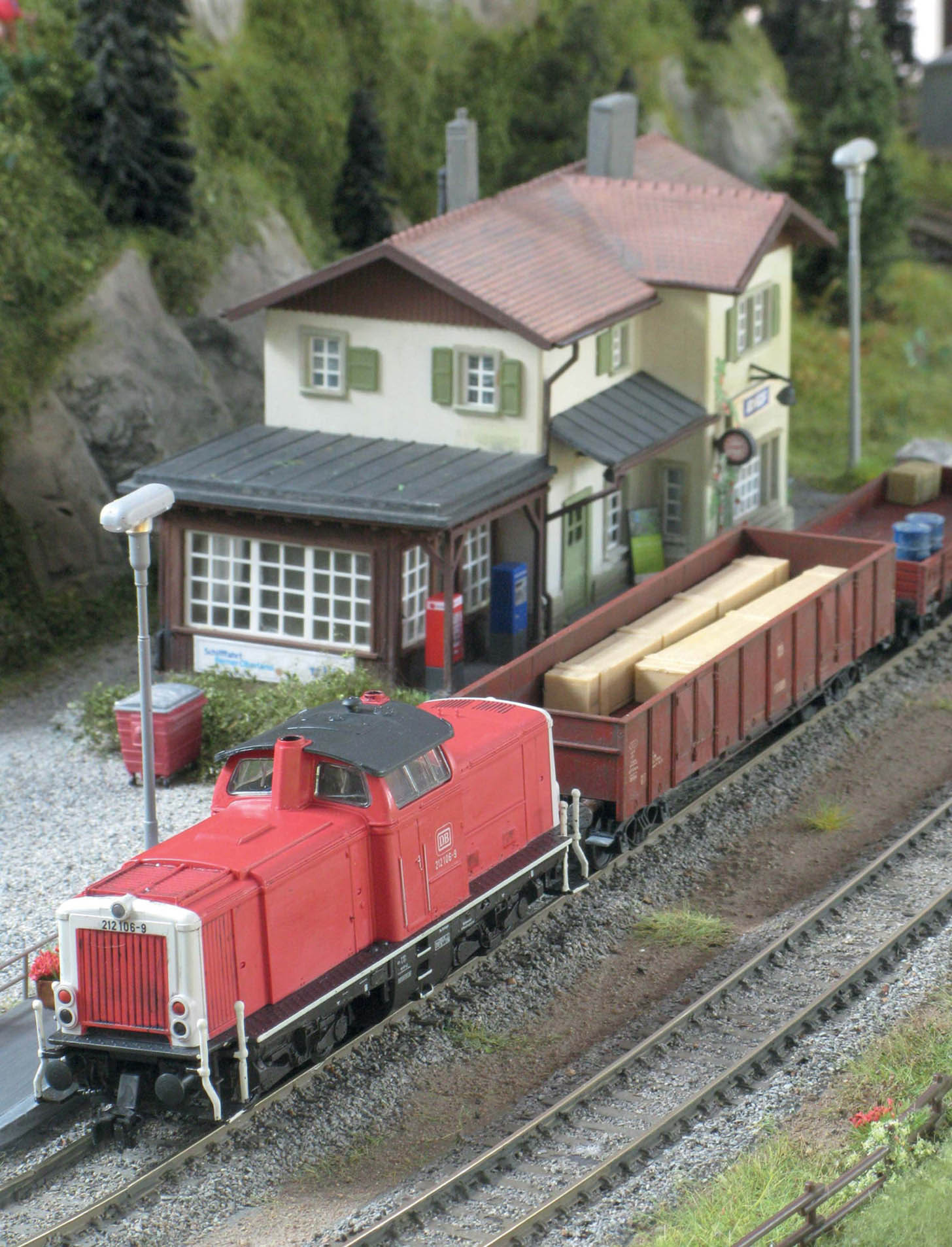 MODELLING European Railways Peter Marriott THE CROWOOD PRESS First - photo 2