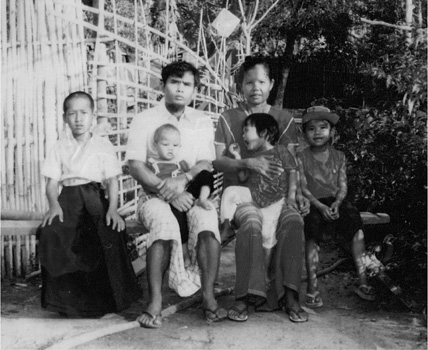 Zoyas father and mother with from left to right Say Say Slone Zoya and Bwa - photo 3