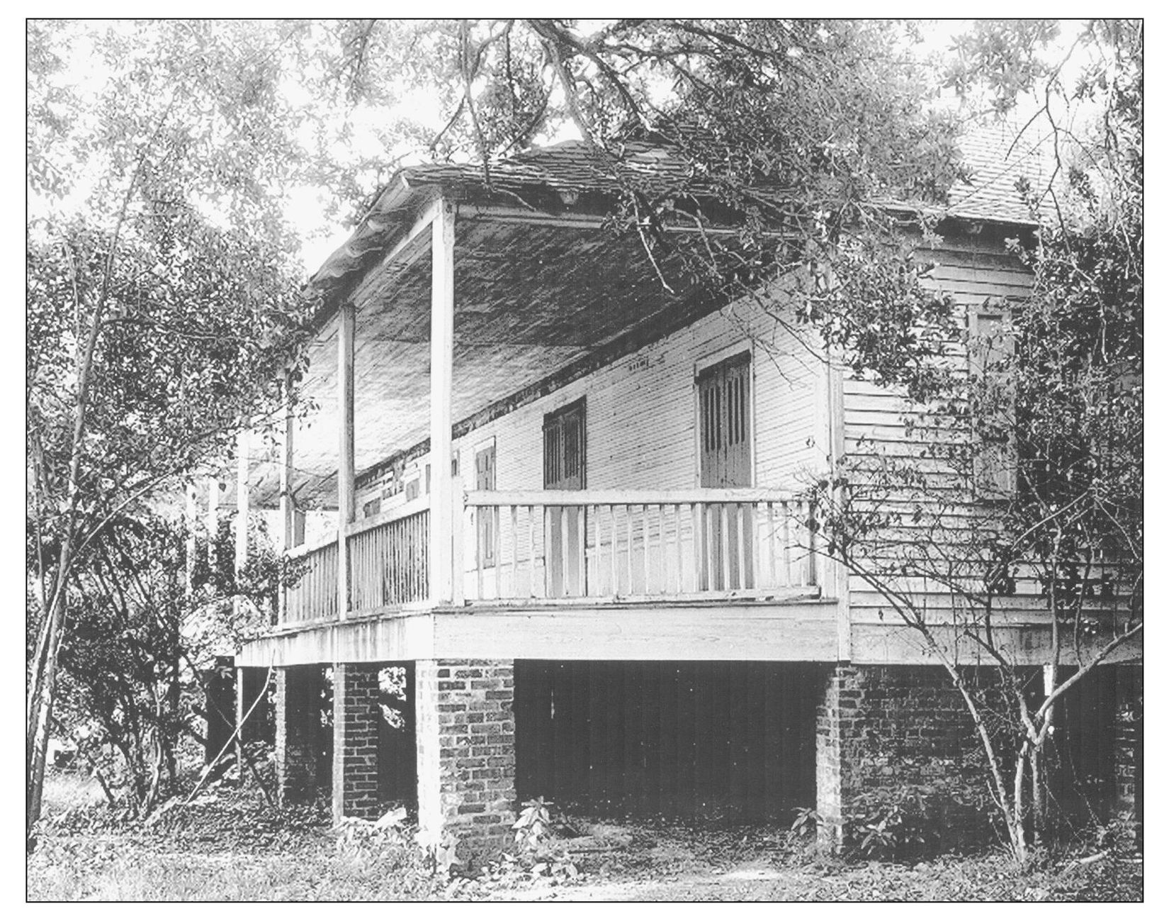 Planter John Joyce originally built this house at Magnolia Mound around 1790 - photo 3