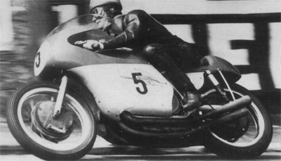 Mike the Bike Hailwood in form on a 500cc MV Agusta in 1963 the year he won - photo 13