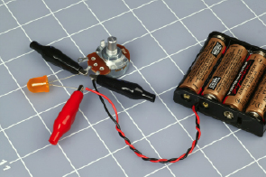 Figure P-1 Learning by discovery allows you to start building simple circuits - photo 4