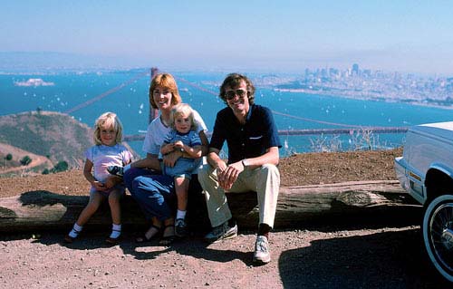 MAUREEN AND TONY WHEELER WITH THEIR CHILDREN TASHI AND KIERAN TONY WHEELER - photo 2