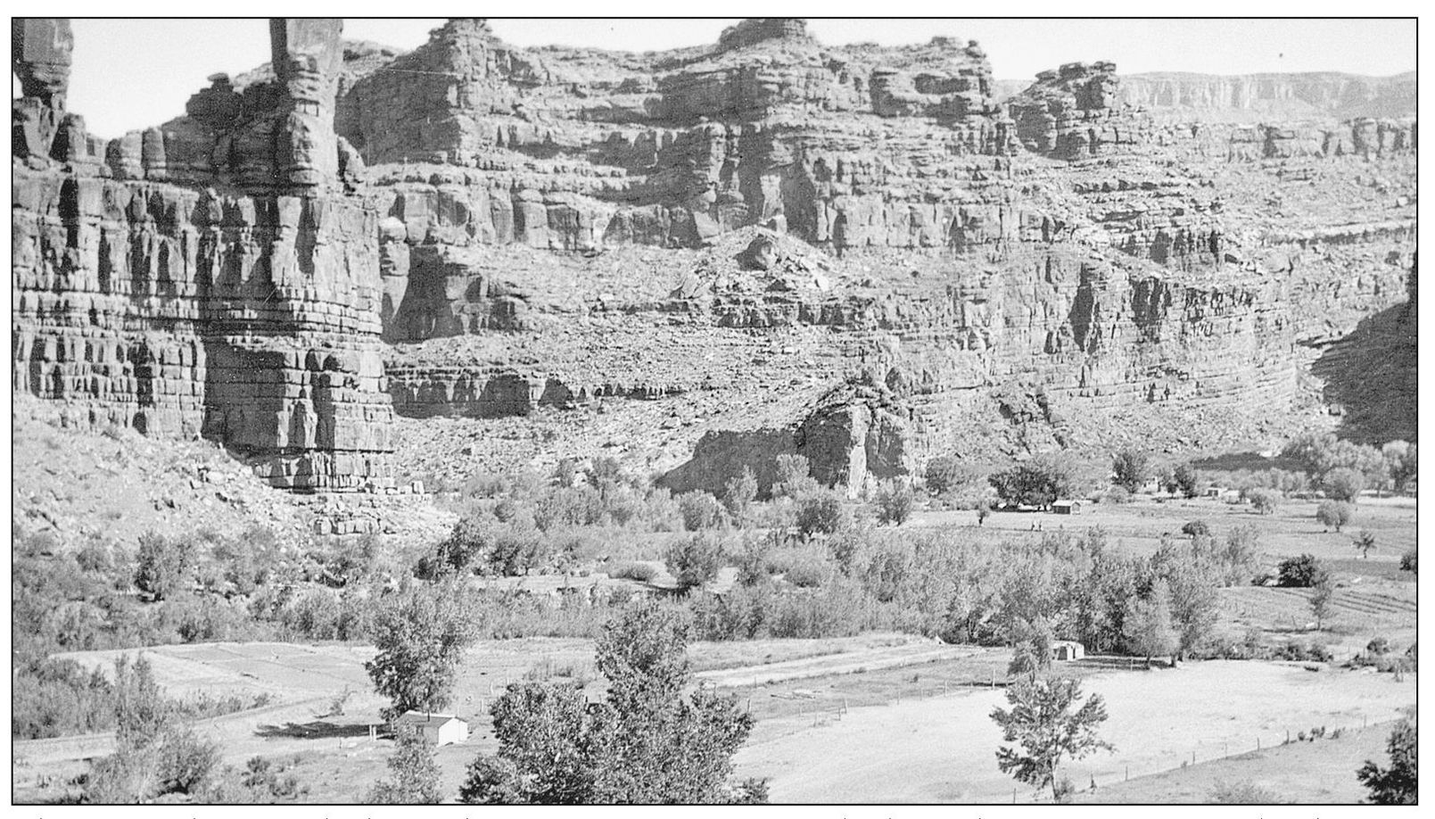 This 1944 photograph shows the magnificent view overlooking the Havasupai - photo 5