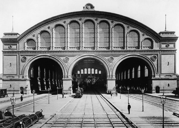 11 Franz Schwechten Anhalter Bahnhof Berlin 1881 Courtesy of the Granger - photo 4