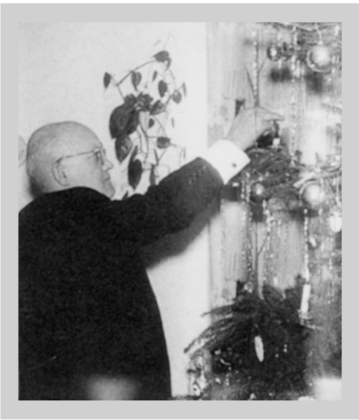 Father lighting the candles on the tree Hamburg Christmas 1960Barbie at - photo 14