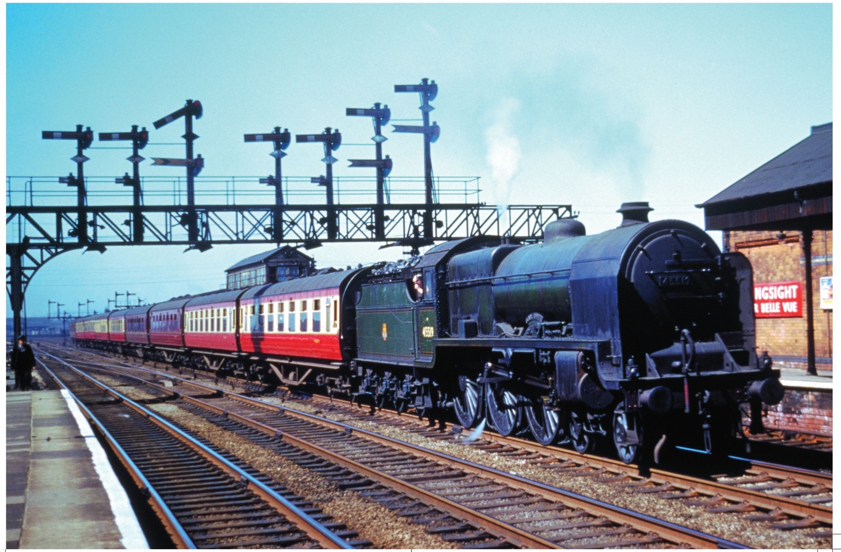 Patriot 5XP No 45519 LADY GODIVA roars through Longsight station Manchester in - photo 6